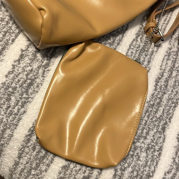 New crossbody purse - Picture 2 of 5